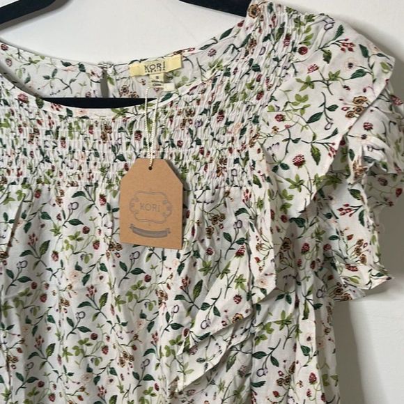 Kori American floral top - Picture 2 of 5